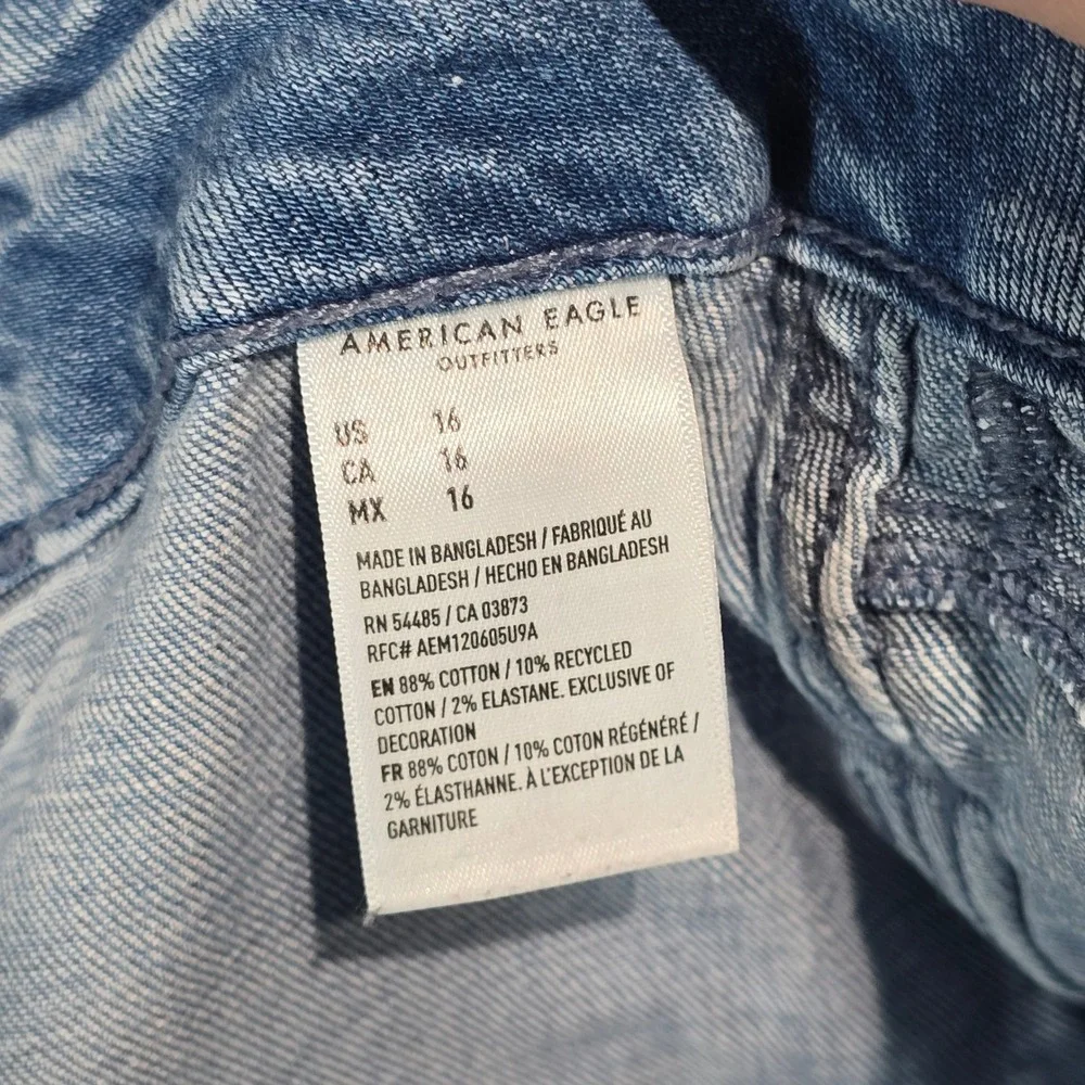 American Eagle Womens 16 Cargo Denim Shorts Light Wash Stretch Real Good Utility